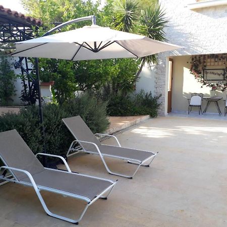 Villa Corina Near The Airport Kouvaras Экстерьер фото