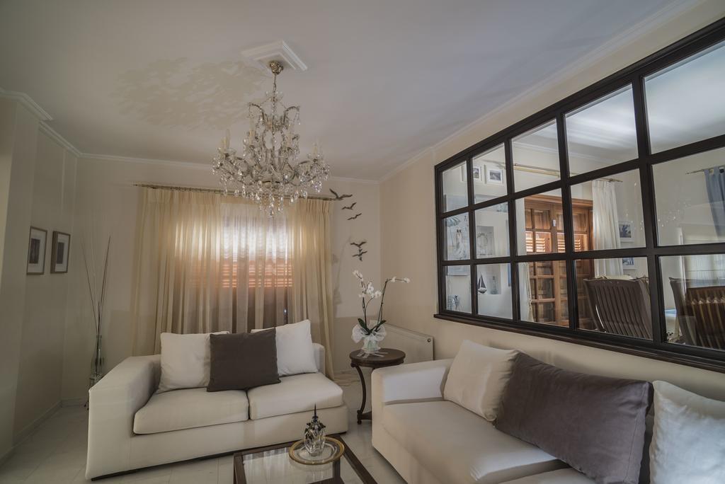Villa Corina Near The Airport Kouvaras Экстерьер фото