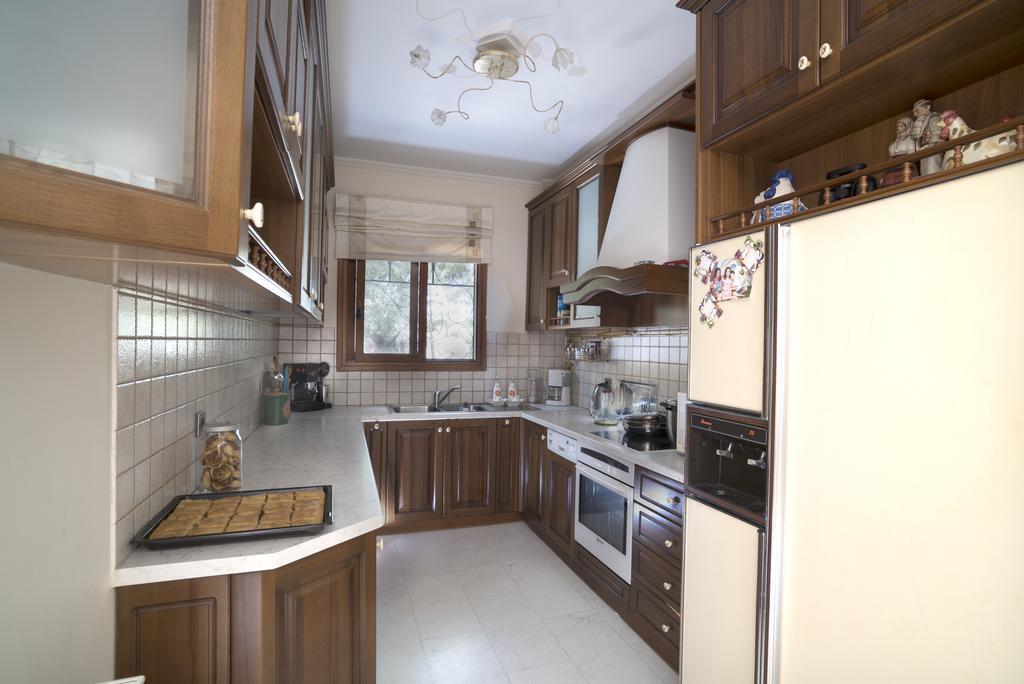 Villa Corina Near The Airport Kouvaras Экстерьер фото