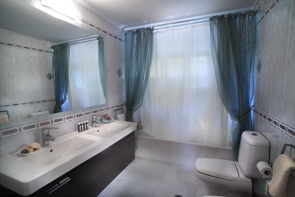 Villa Corina Near The Airport Kouvaras Экстерьер фото